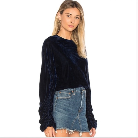 Tularosa Lexi Velvet Top Blouse in Midnight Blue Size Small - Picture 6 of 16